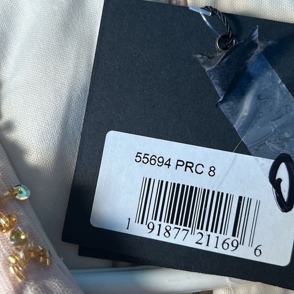 IEENA FOR MAC DUGGAL 55694 NWT
Embellished Shoulder Blouson Sleeve Evening Gown - Picture 12 of 13